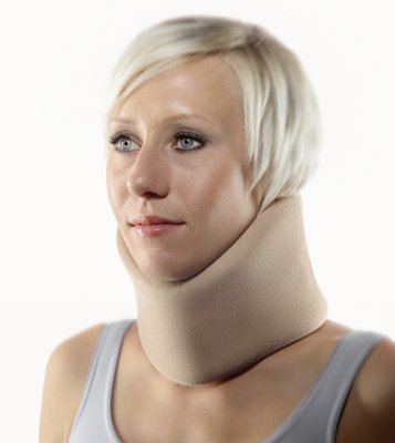 Bort Cervicalstütze StabiloNec mit Verstärkungsspange, beige>>>>Ausf.: Höhe 5,5 cm Gr. M